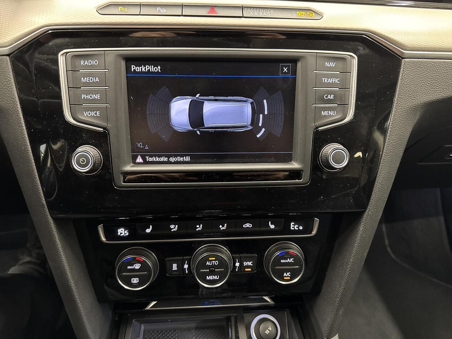 VOLKSWAGEN Passat 2017