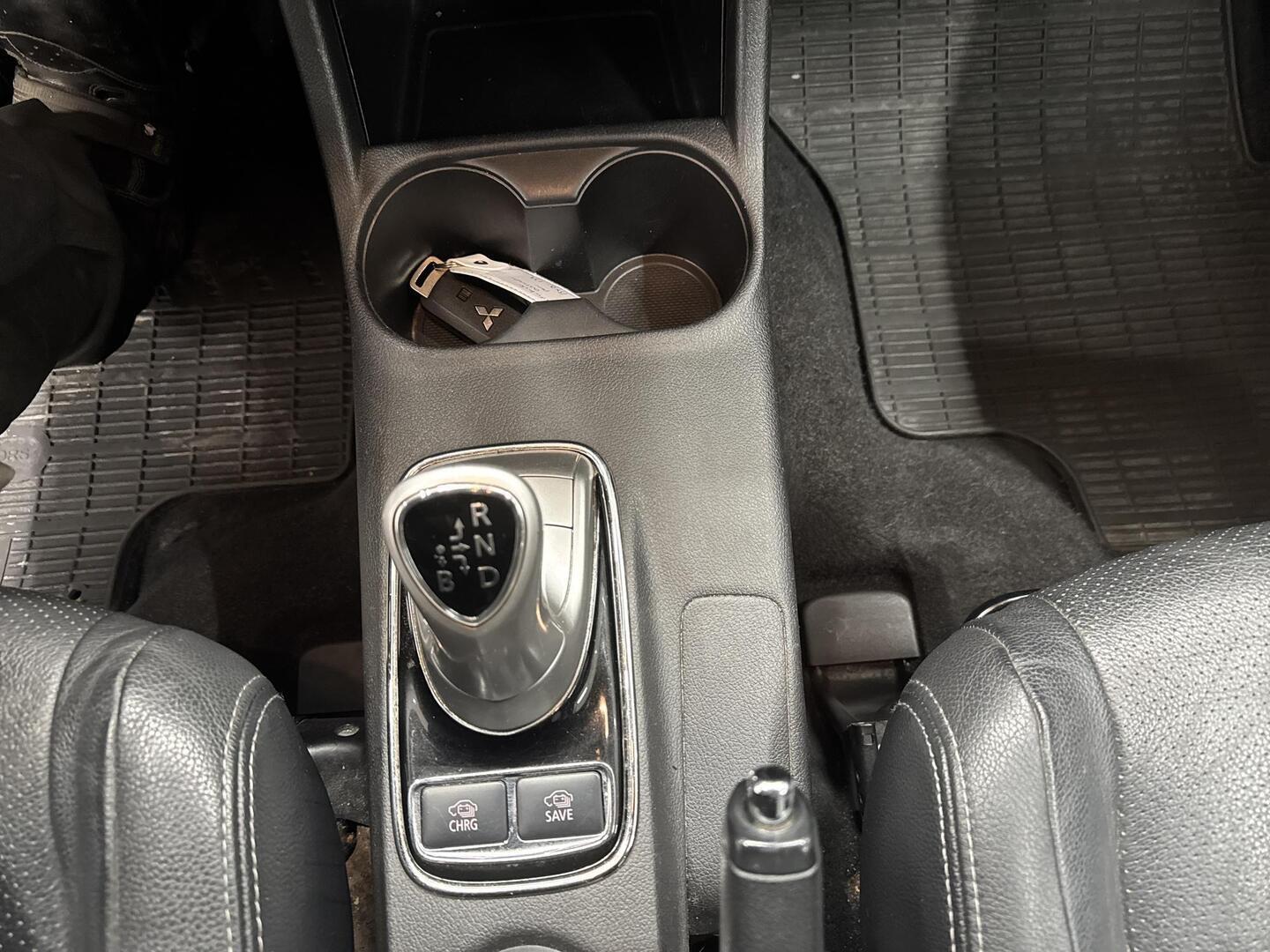 MITSUBISHI OUTLANDER PHEV 2015