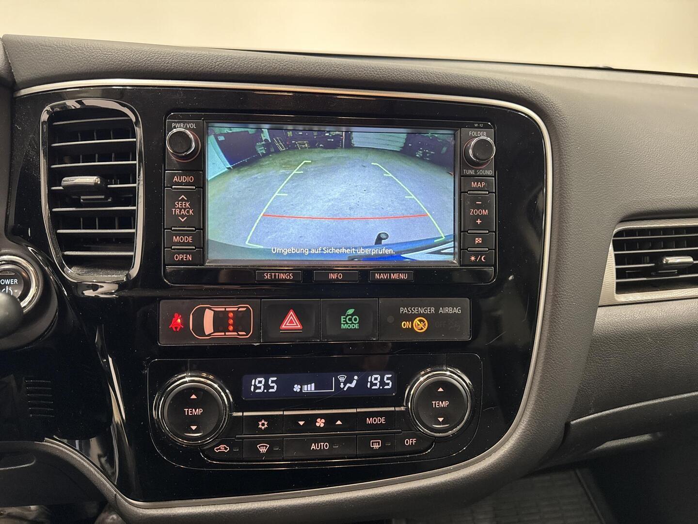 MITSUBISHI OUTLANDER PHEV 2015