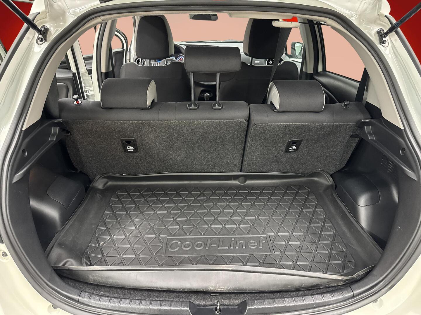 TOYOTA Yaris 2019