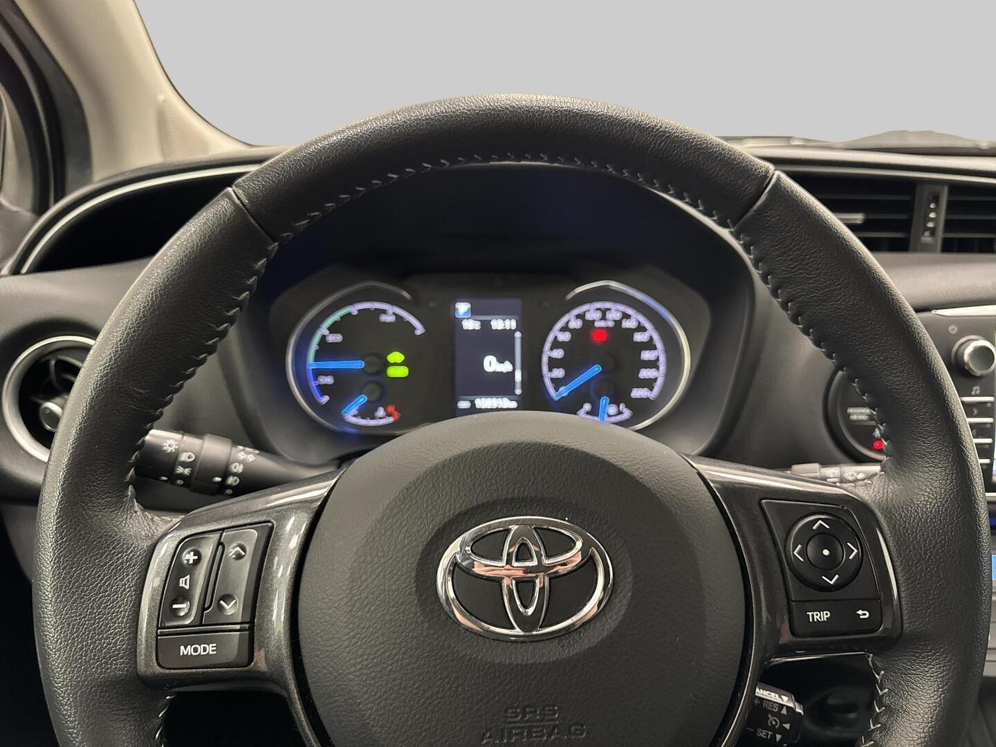 TOYOTA Yaris 2019