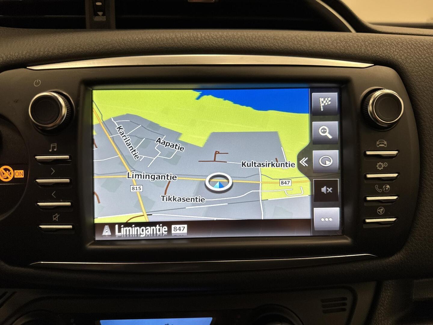 TOYOTA Yaris 2019
