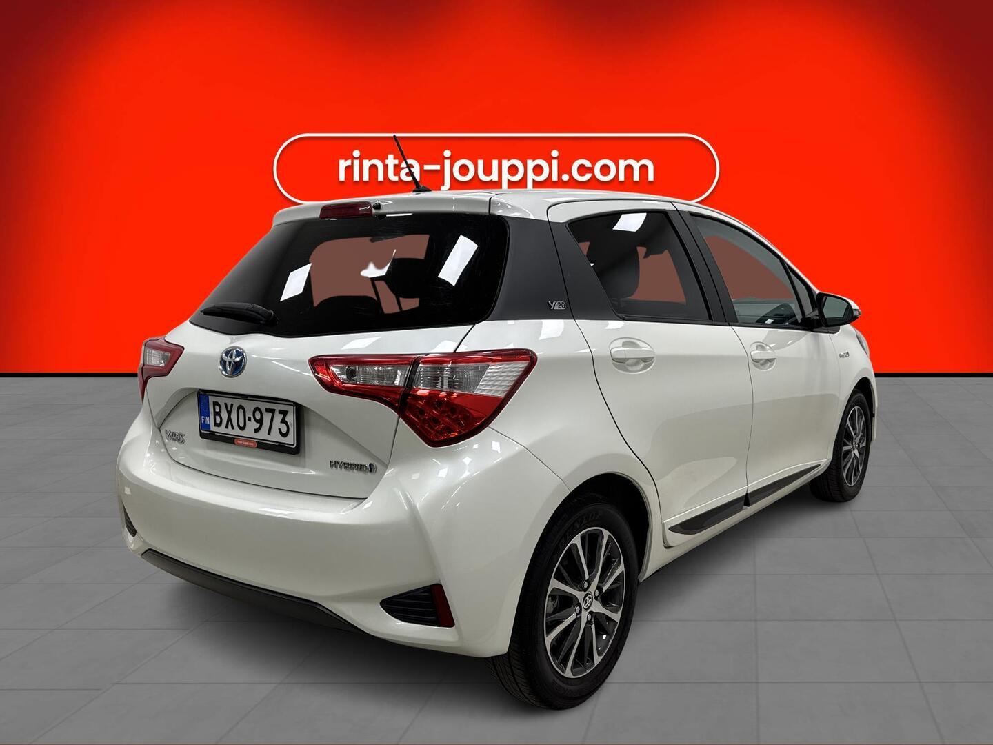 TOYOTA Yaris 2019