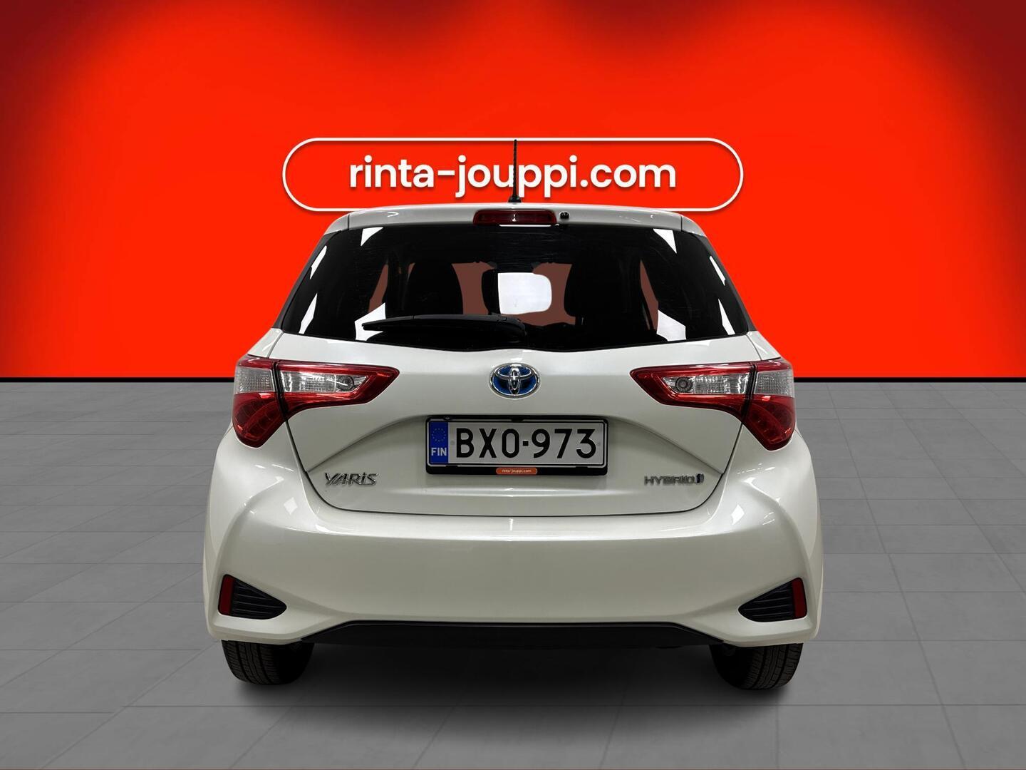 TOYOTA Yaris 2019