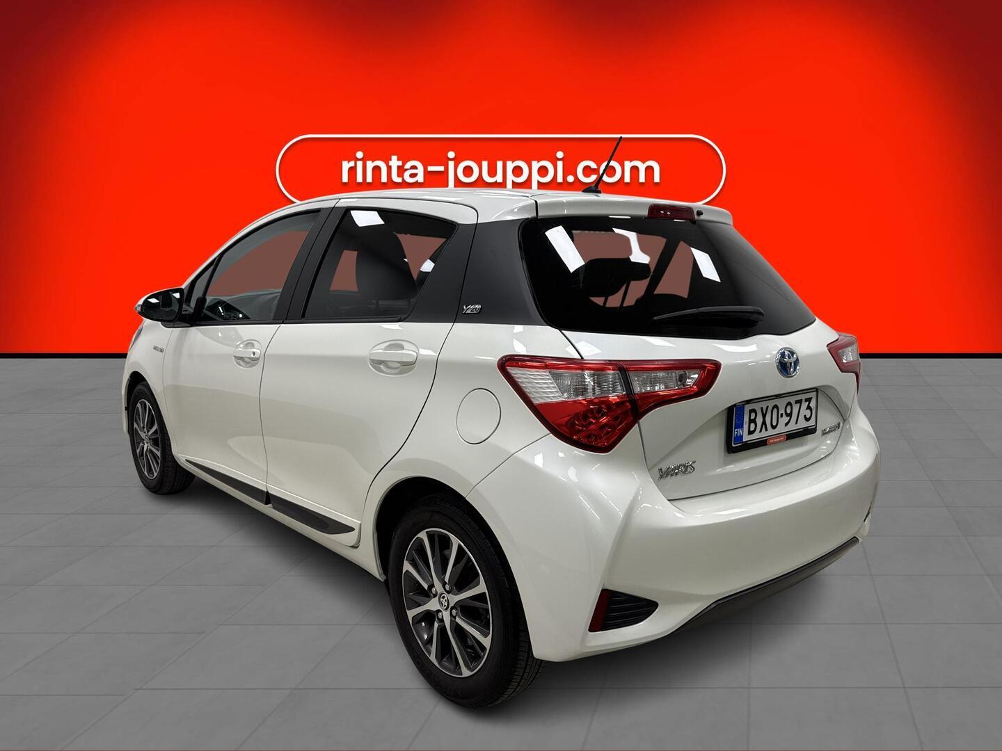 TOYOTA Yaris 2019
