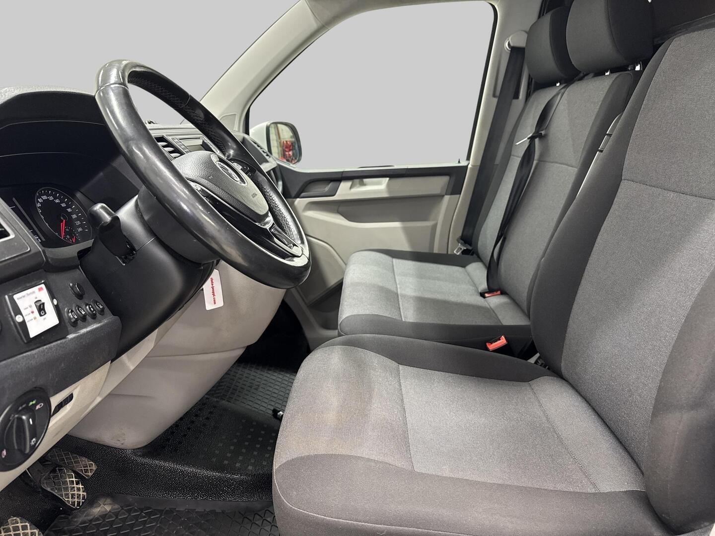 VOLKSWAGEN Transporter 2019