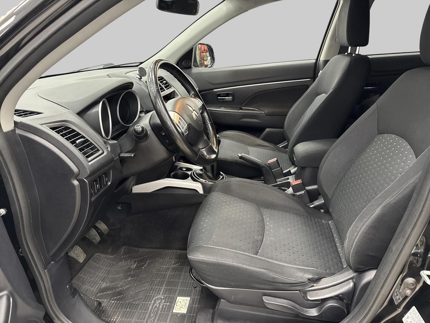 MITSUBISHI ASX 2011