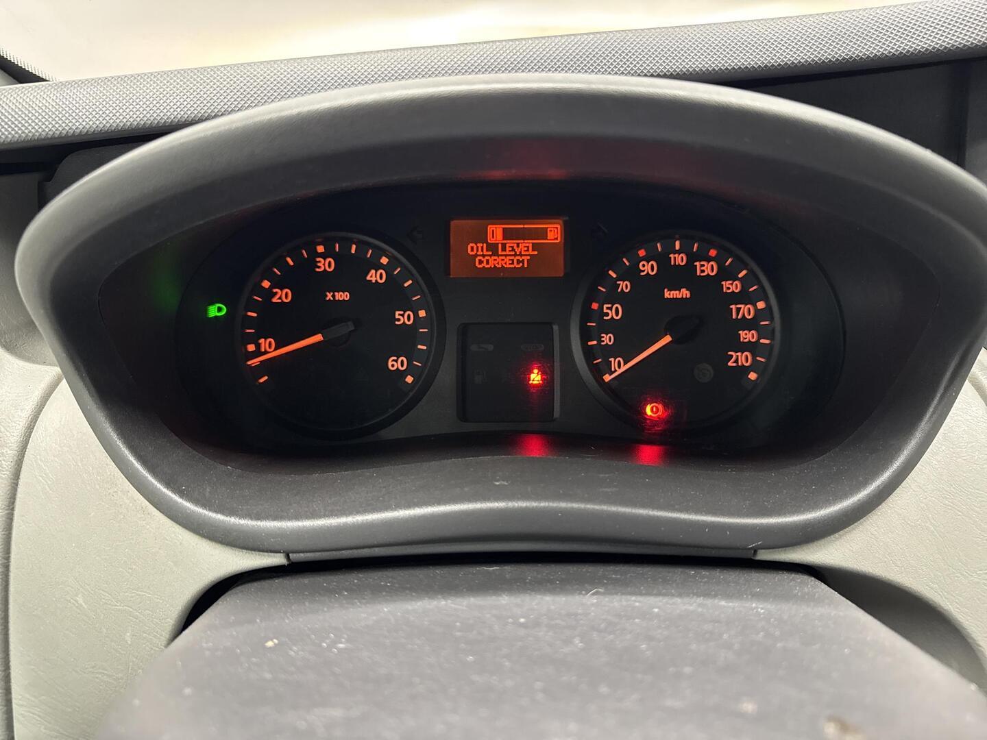 NISSAN Primastar 2012