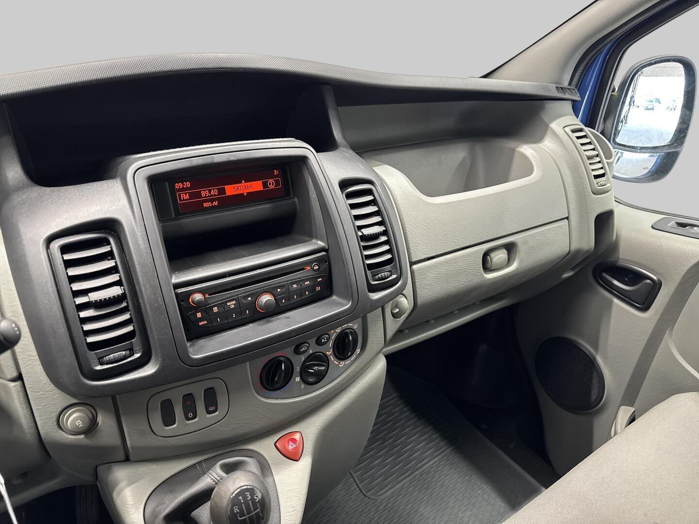 NISSAN Primastar 2012