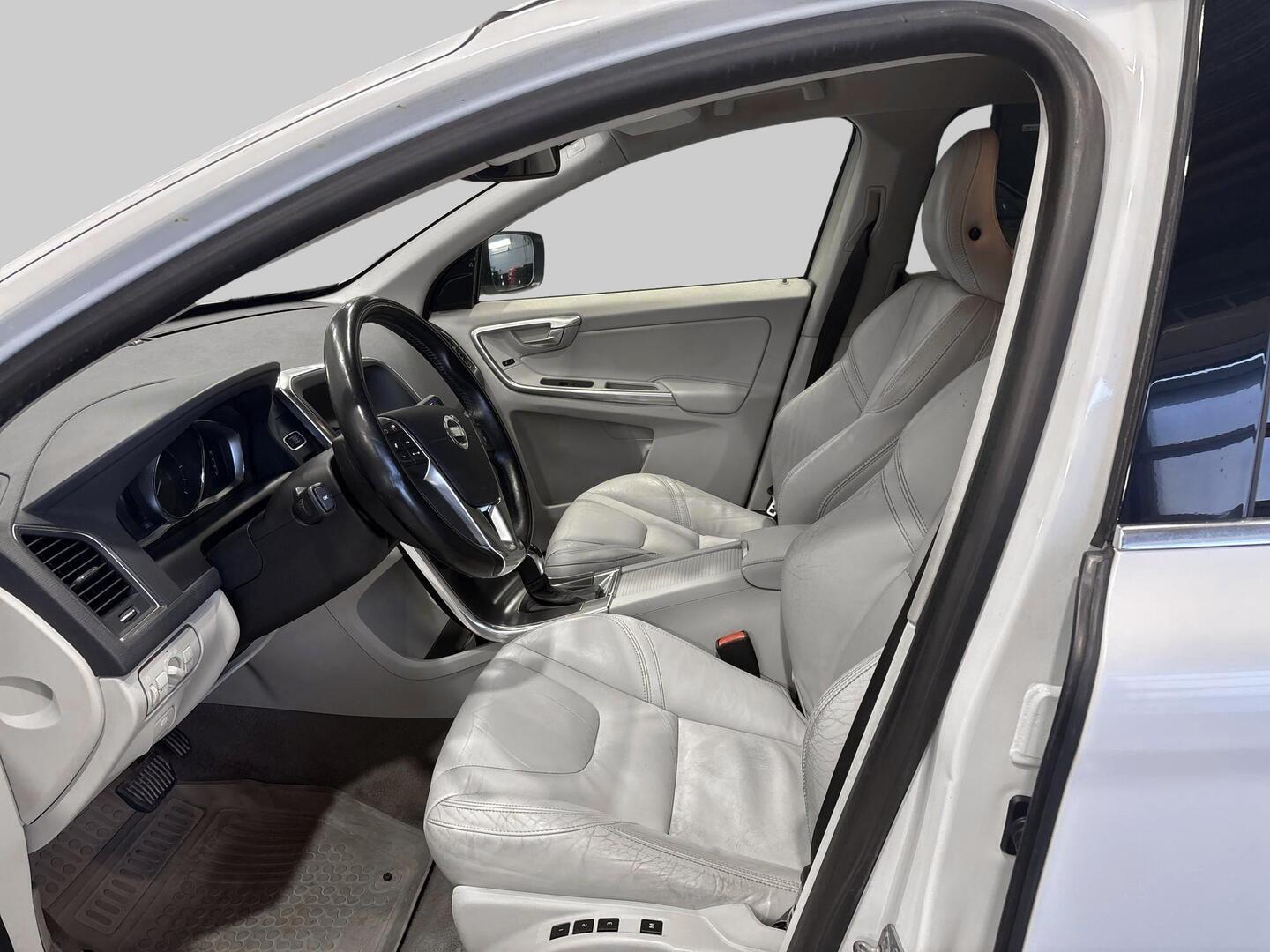 VOLVO XC60 2013