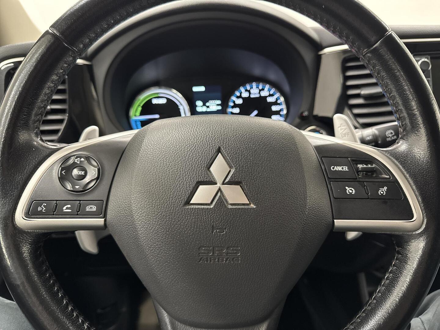 MITSUBISHI Outlander PHEV 2014