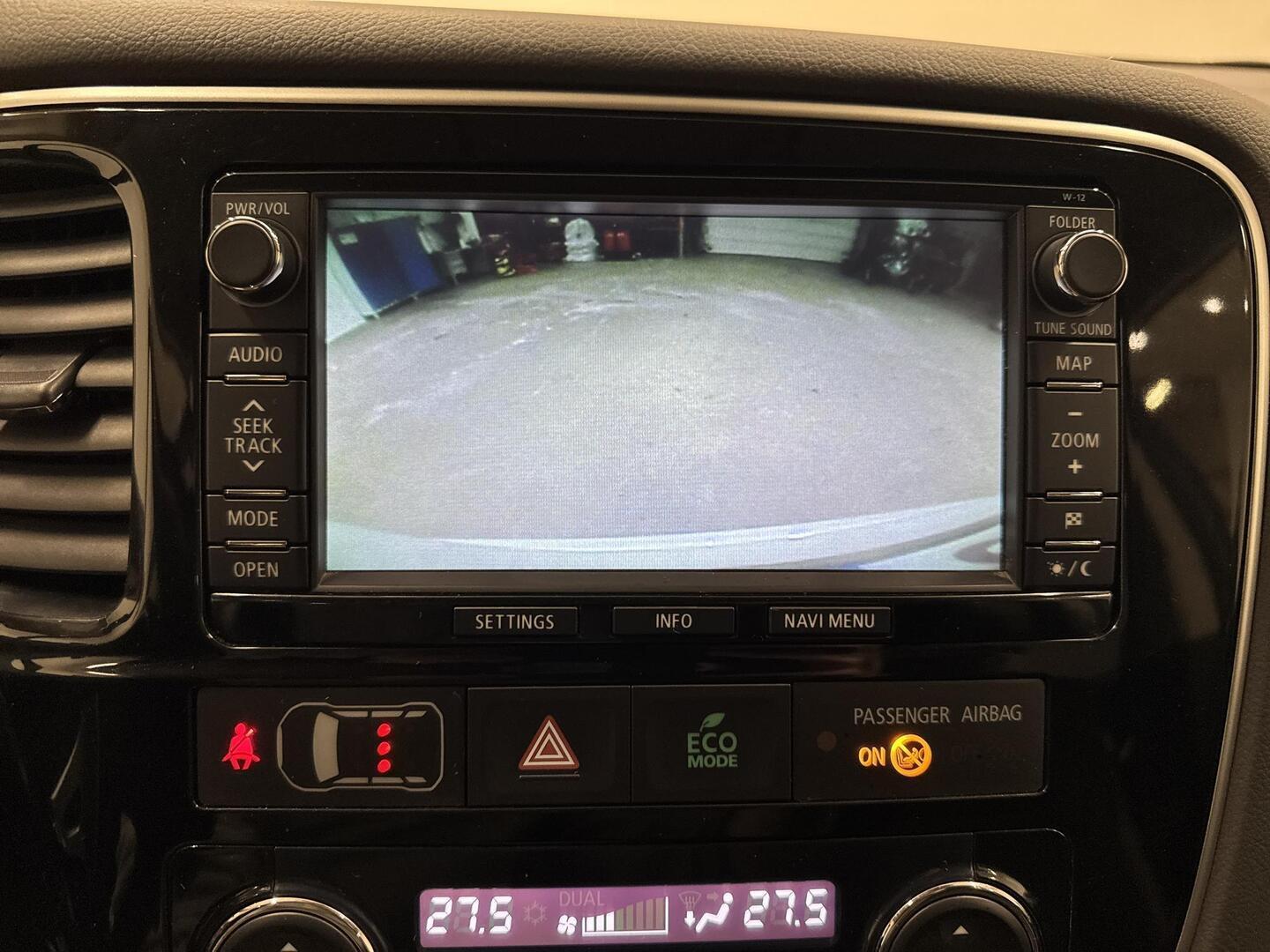 MITSUBISHI Outlander PHEV 2014