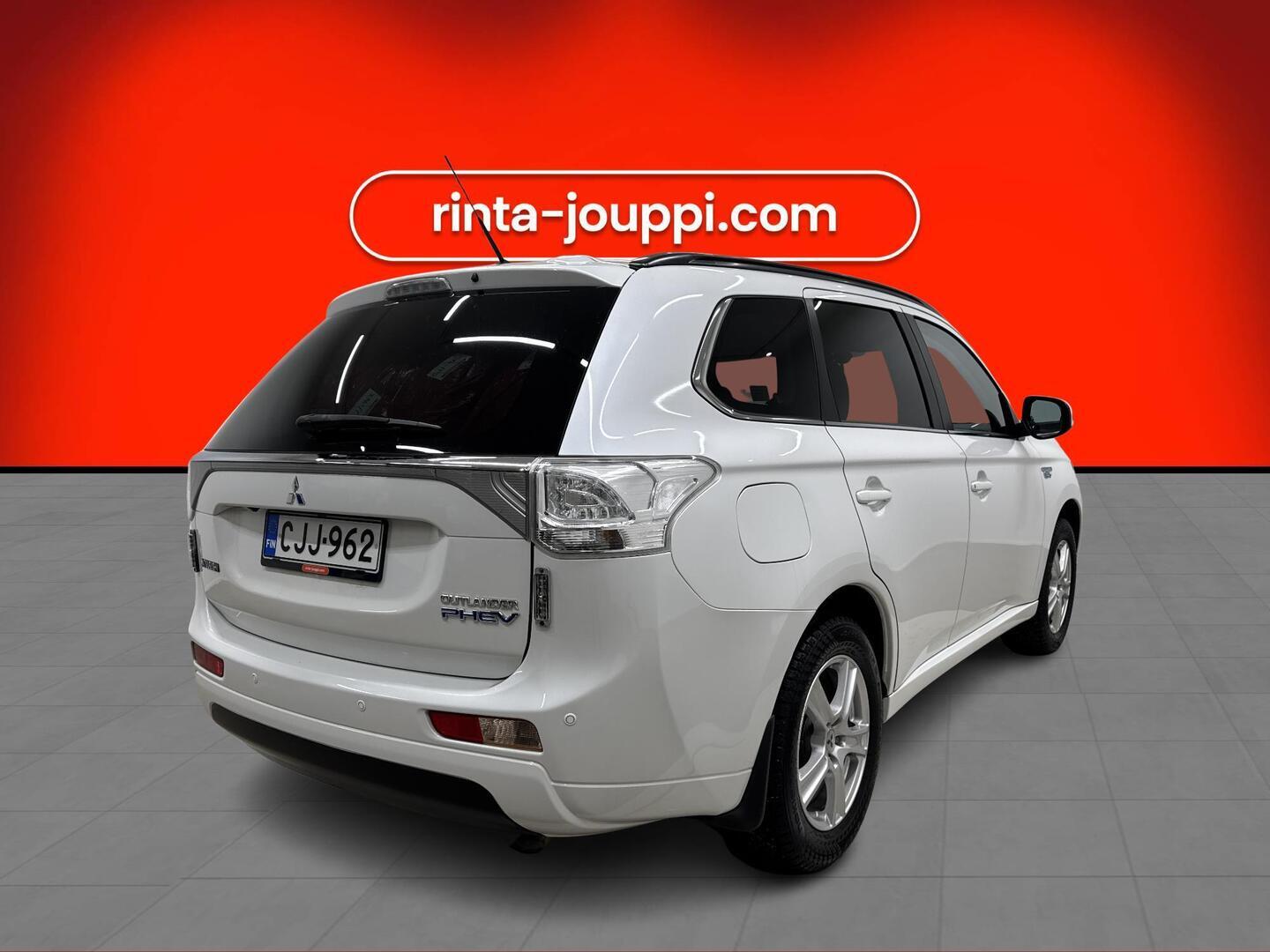 MITSUBISHI Outlander PHEV 2014