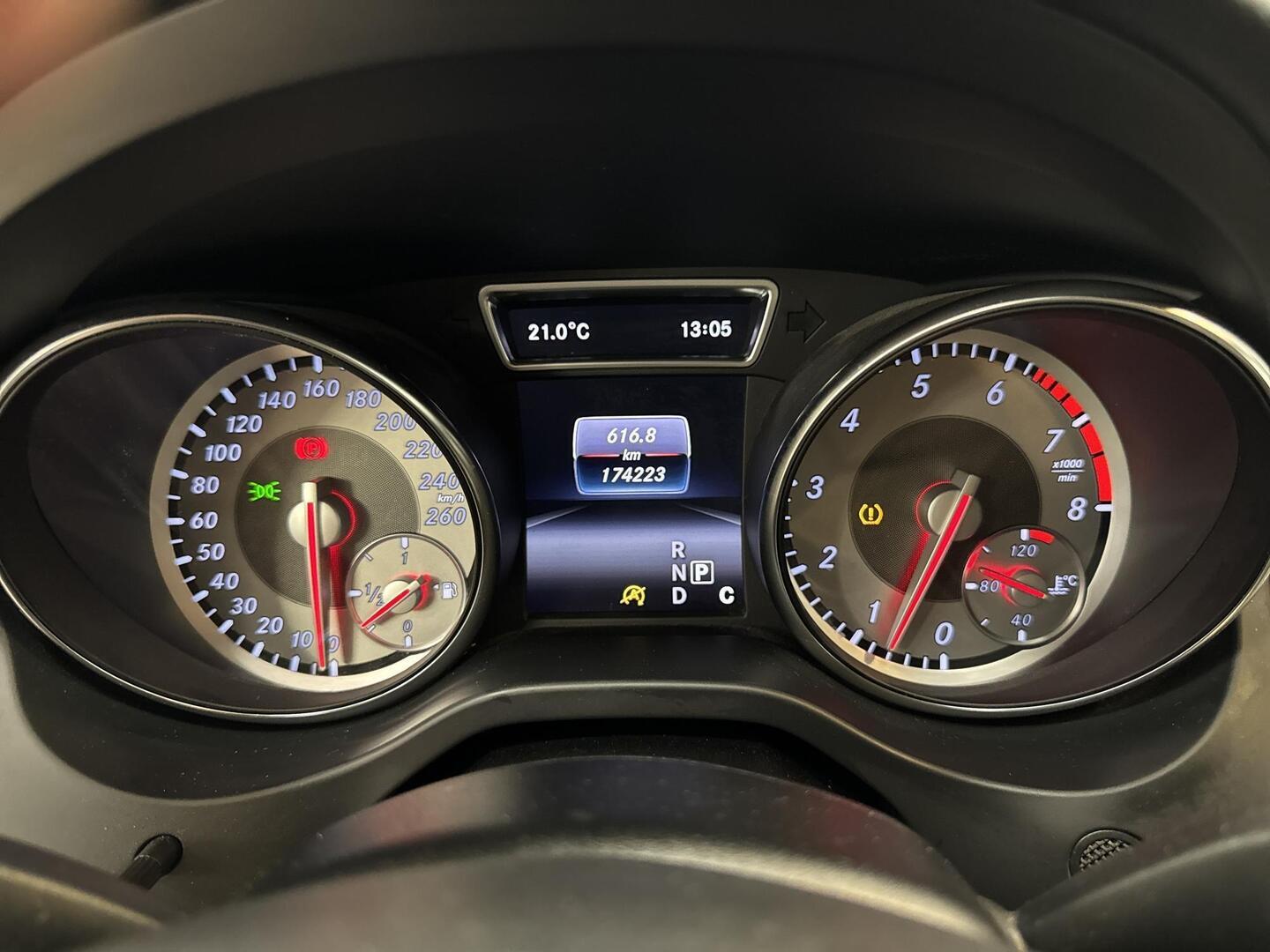 MERCEDES-BENZ CLA 2015