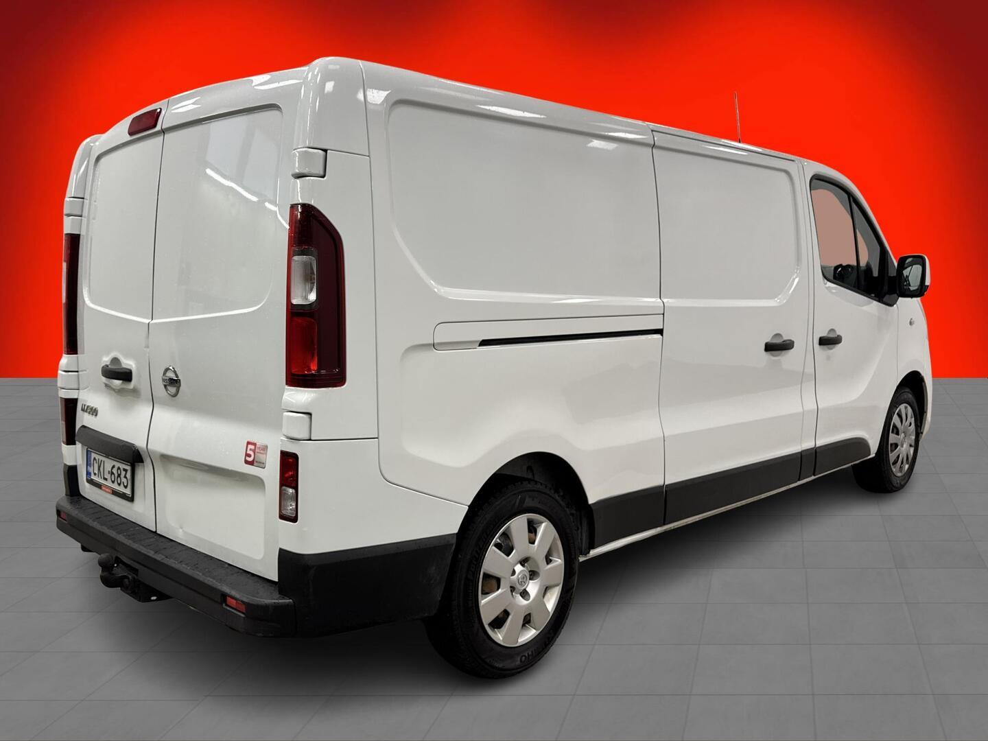 NISSAN NV300 2017