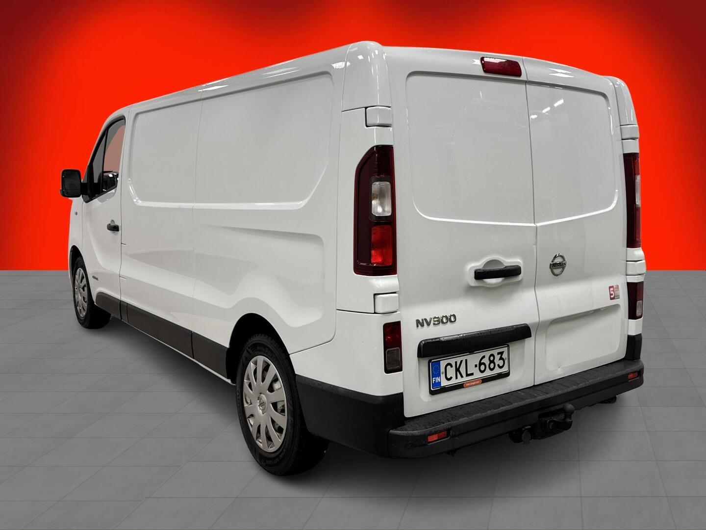NISSAN NV300 2017