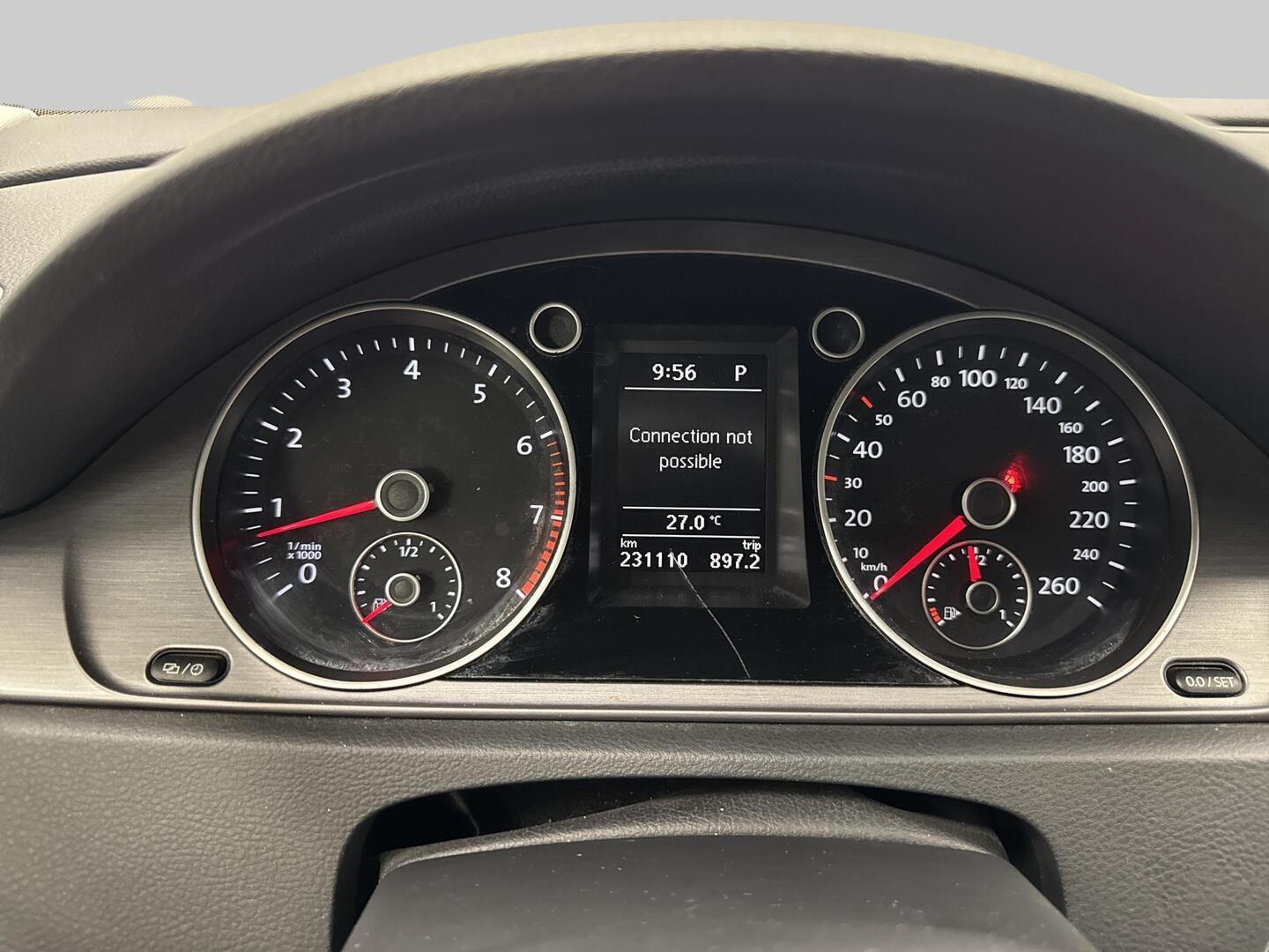 VOLKSWAGEN Passat 2012