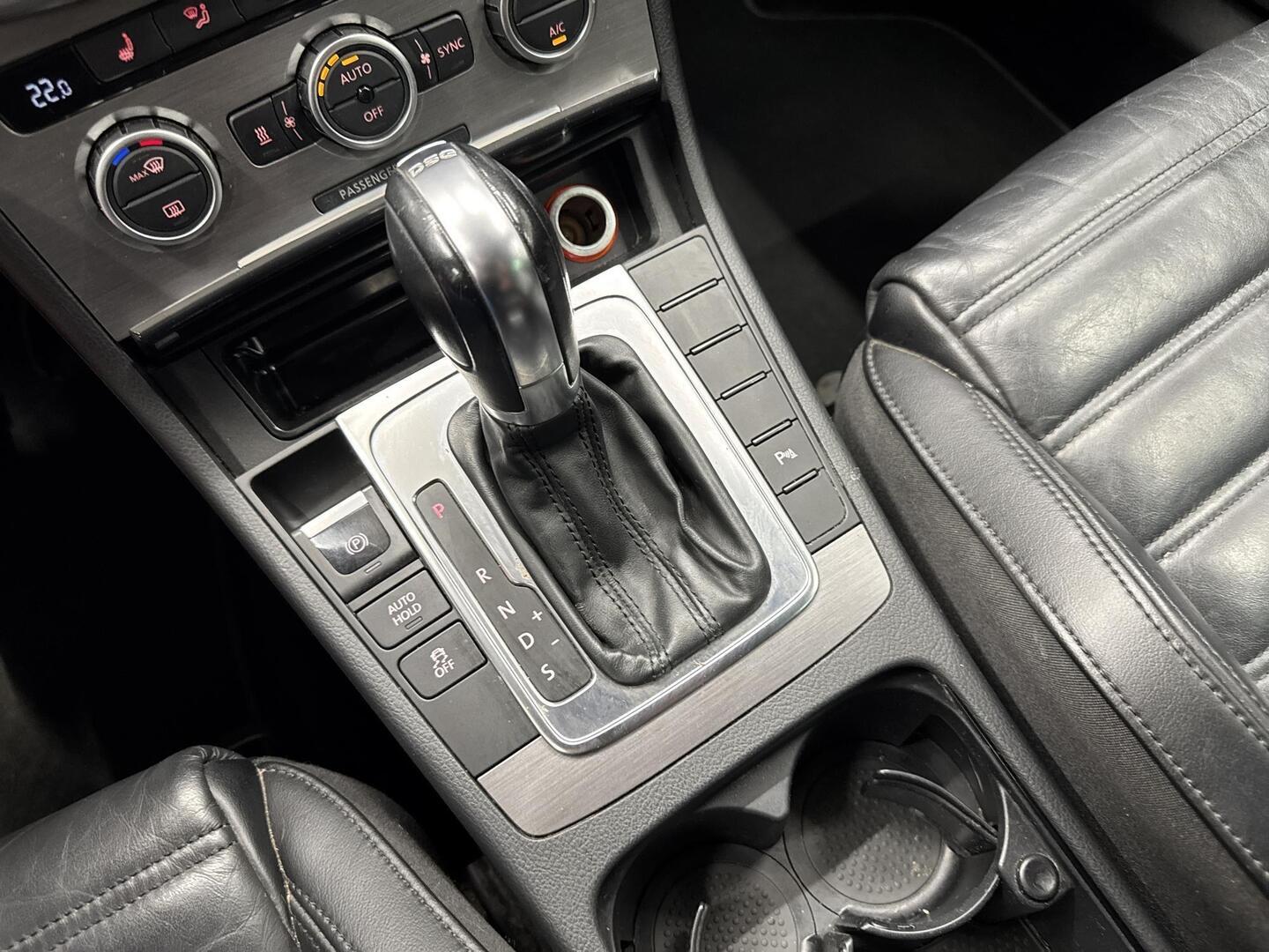 VOLKSWAGEN Passat 2012