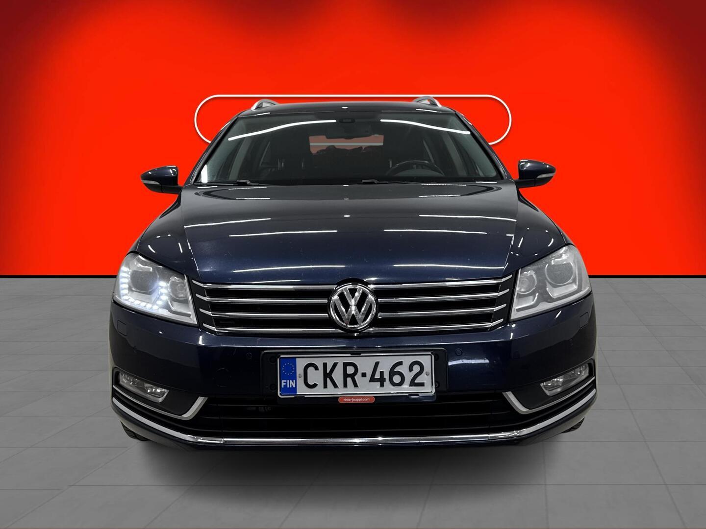 VOLKSWAGEN Passat 2012
