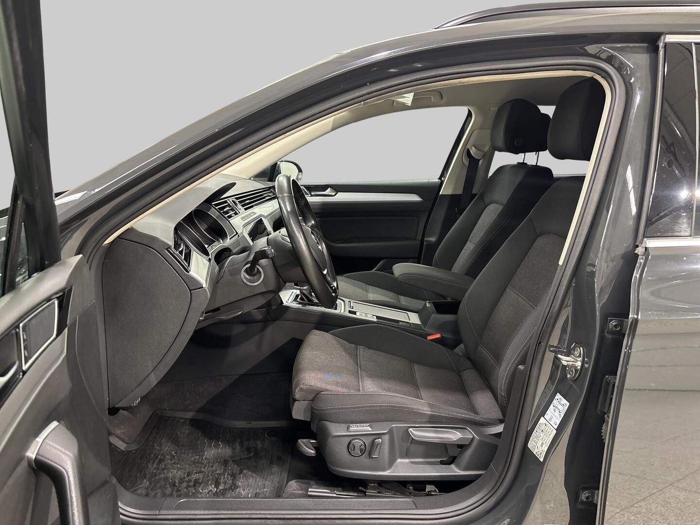 VOLKSWAGEN Passat 2017