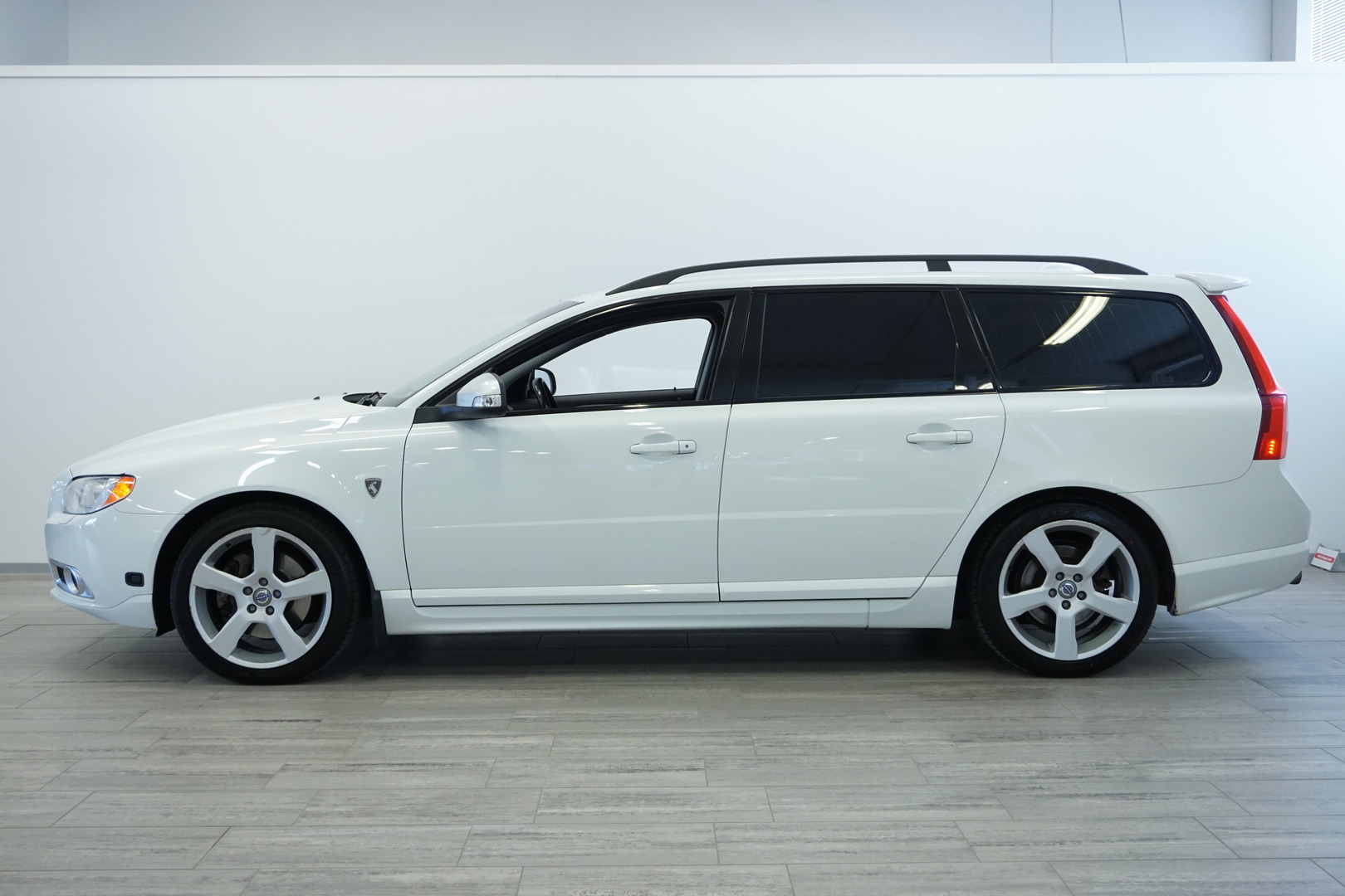 VOLVO V70 2011