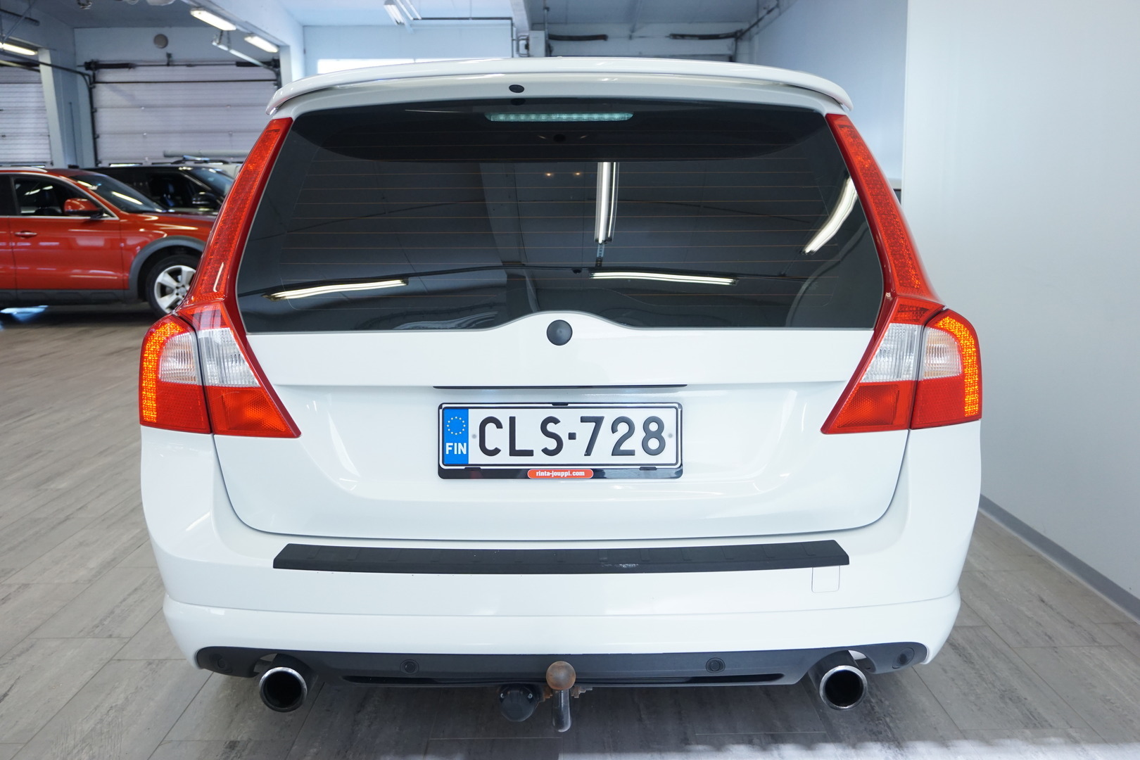 VOLVO V70 2011