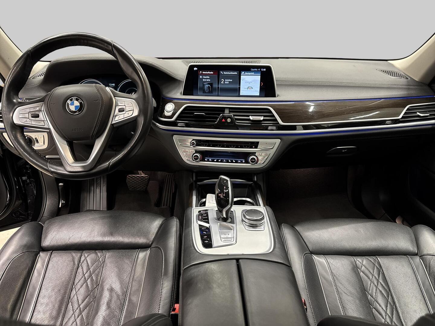 BMW 740 2017
