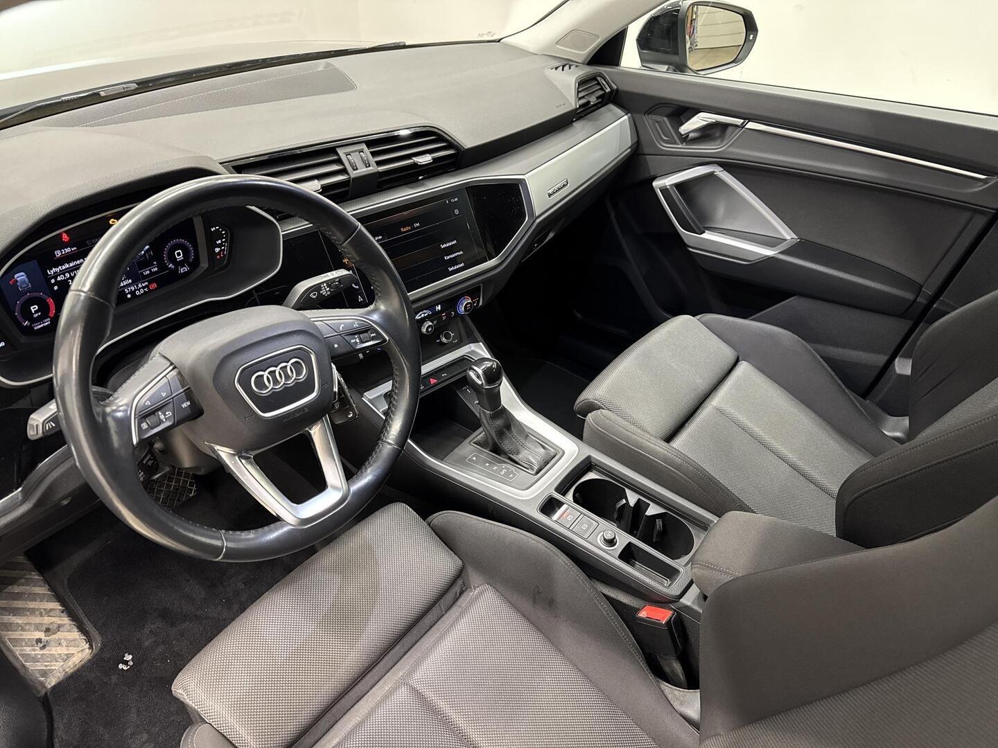 AUDI Q3 2019