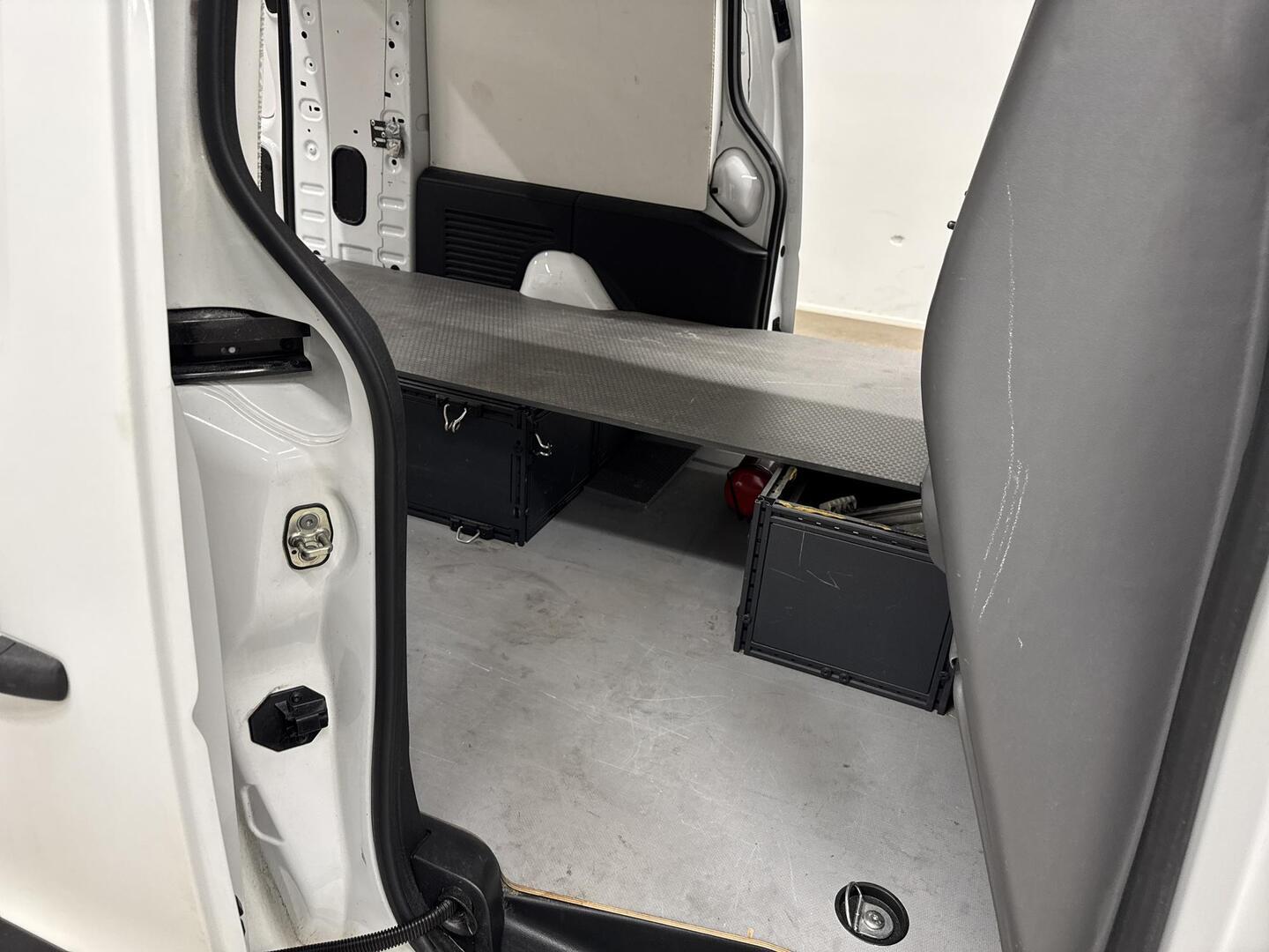 PEUGEOT Partner 2017