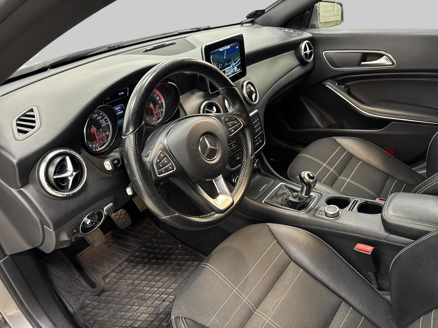 MERCEDES-BENZ CLA 2015