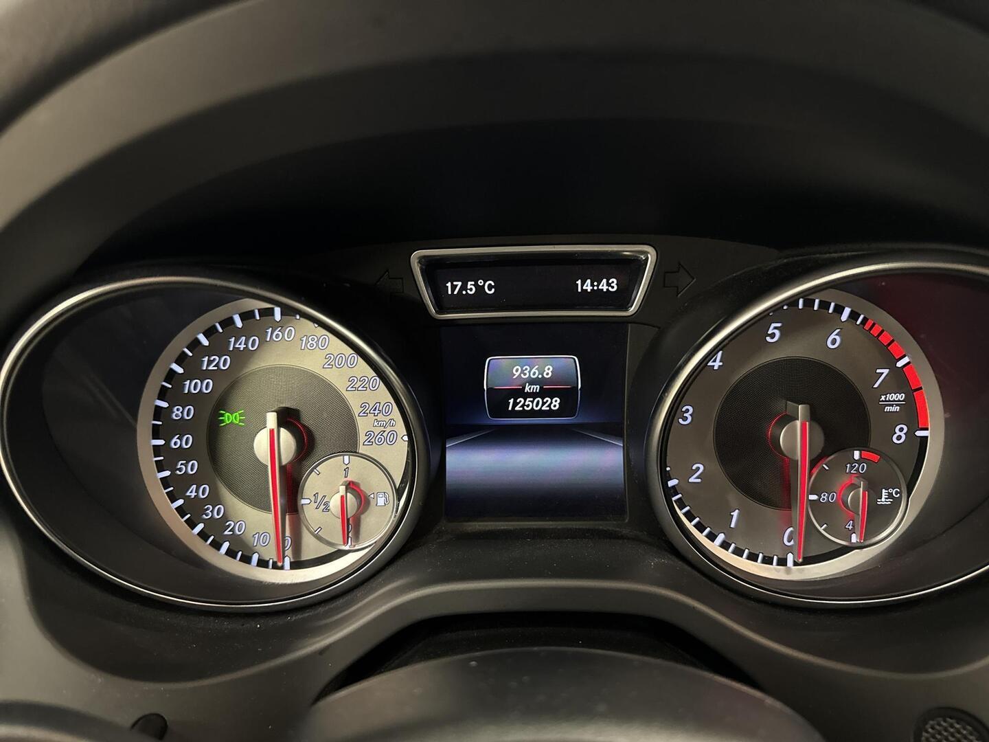MERCEDES-BENZ CLA 2015