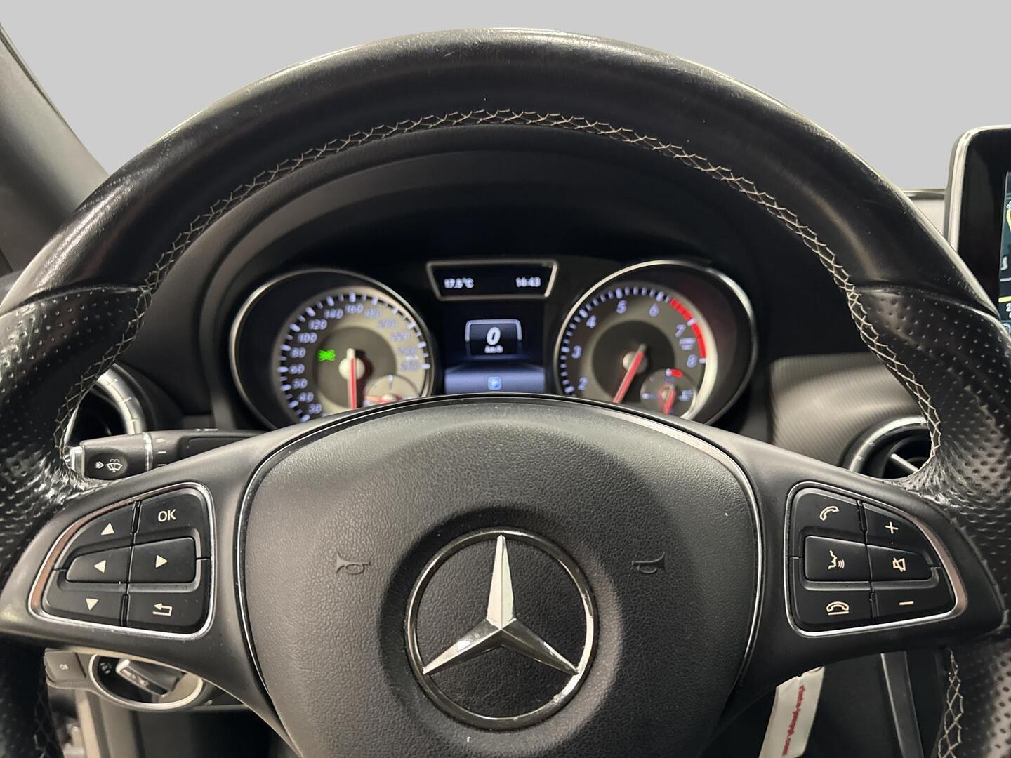 MERCEDES-BENZ CLA 2015