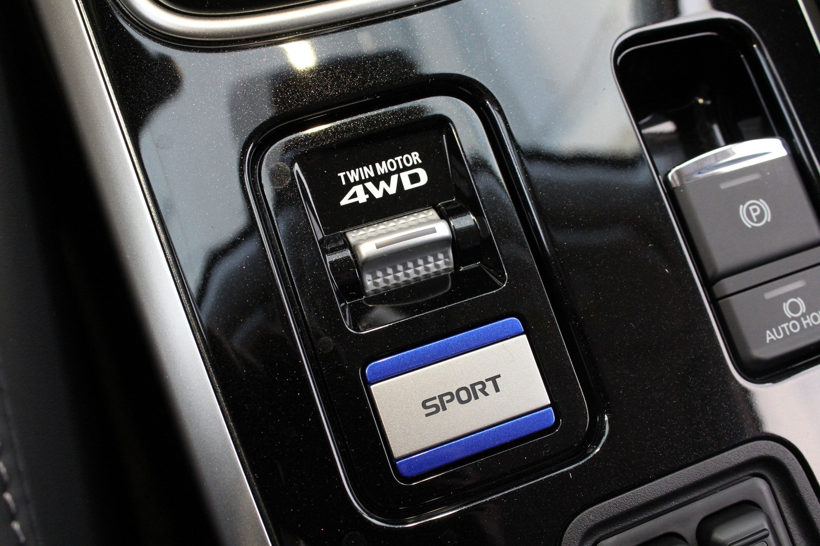 MITSUBISHI Outlander PHEV 2020