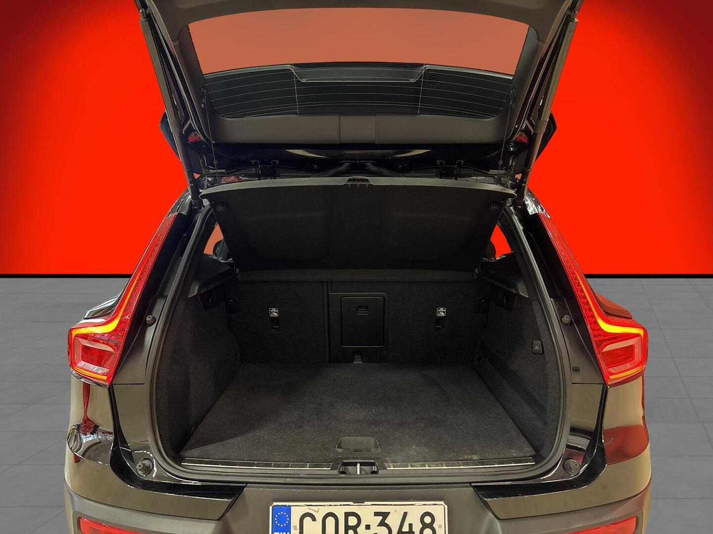 VOLVO XC40 2020