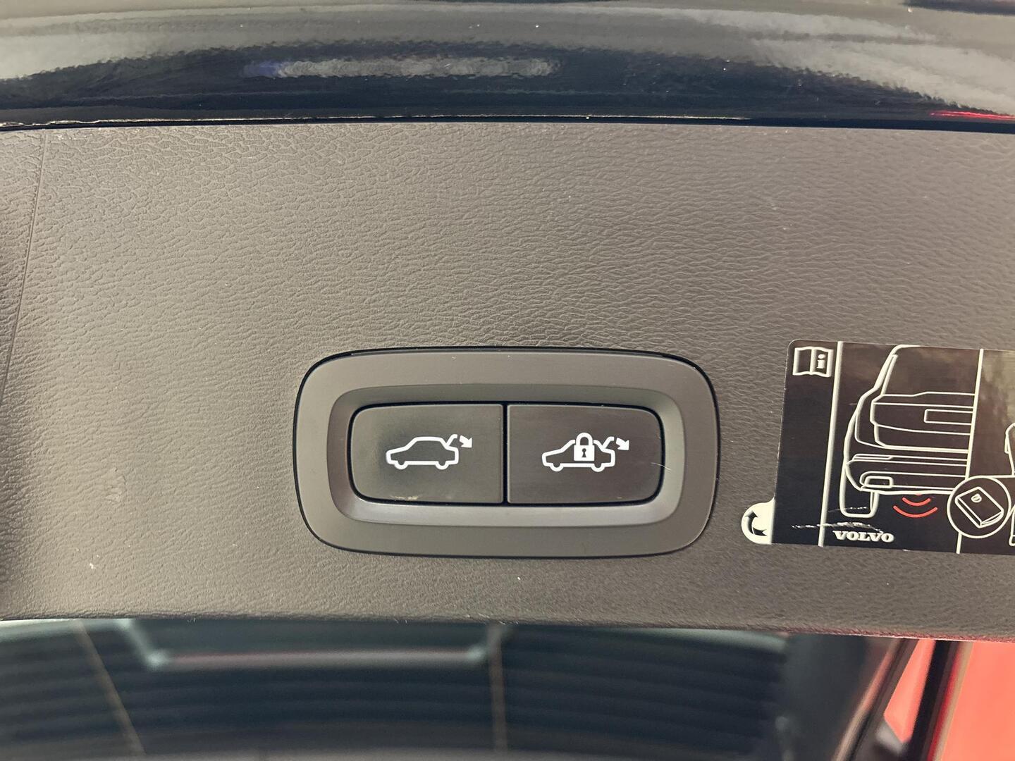 VOLVO XC40 2020