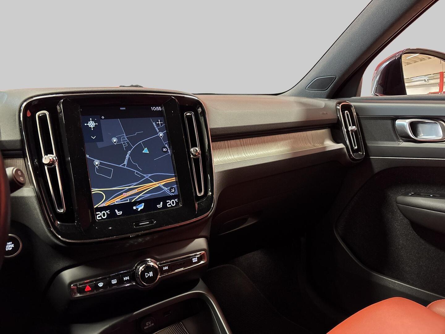 VOLVO XC40 2020