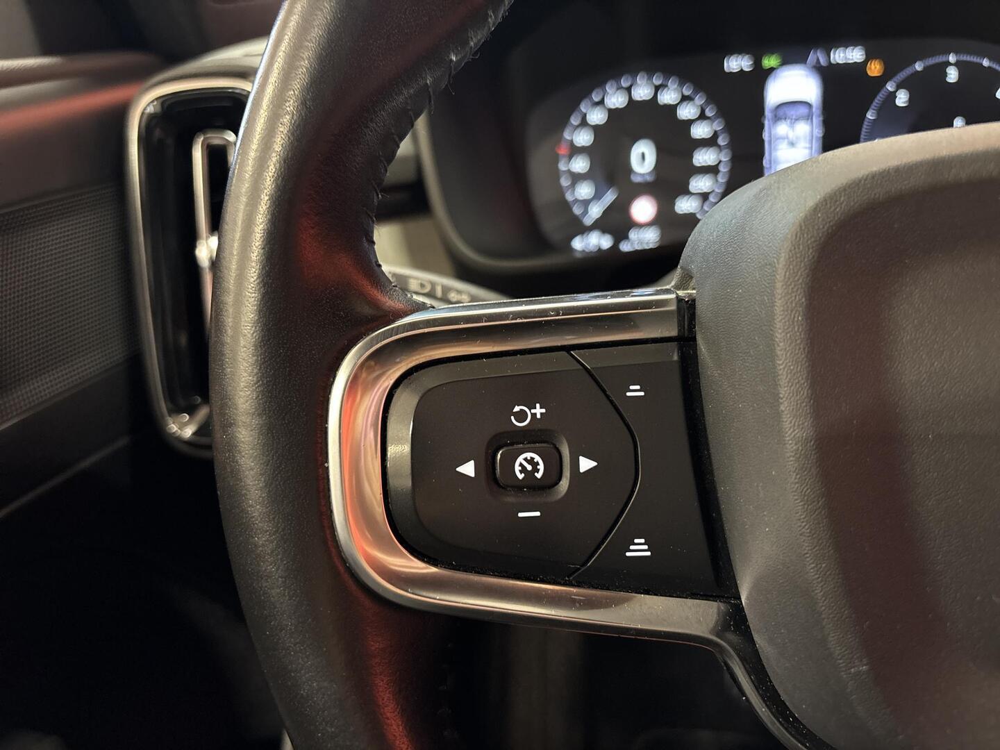 VOLVO XC40 2020
