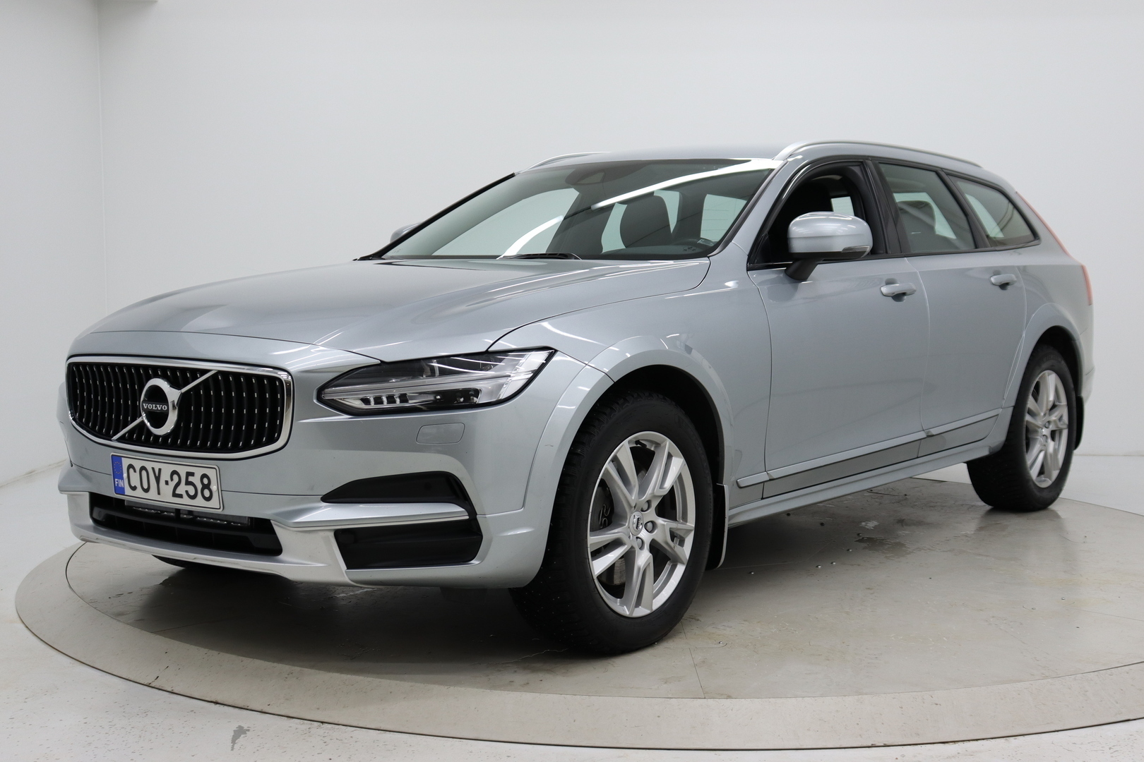 VOLVO V90 Cross Country 2019