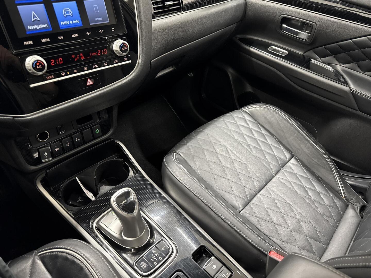 MITSUBISHI Outlander PHEV 2020