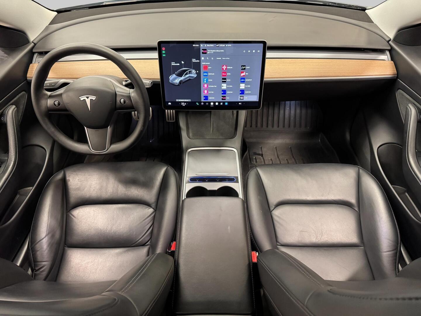 TESLA Model 3 2021