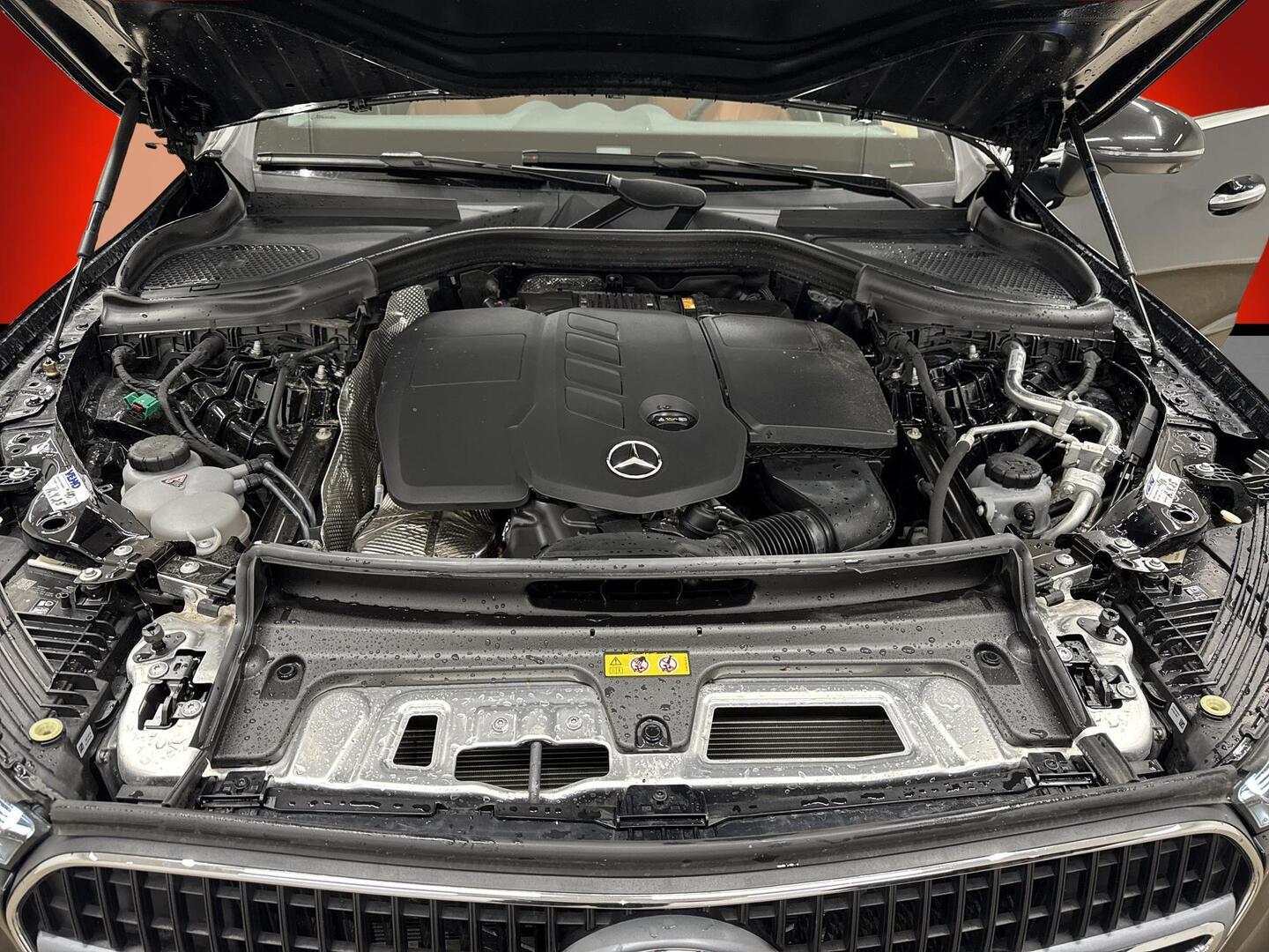 MERCEDES-BENZ GLC 2023