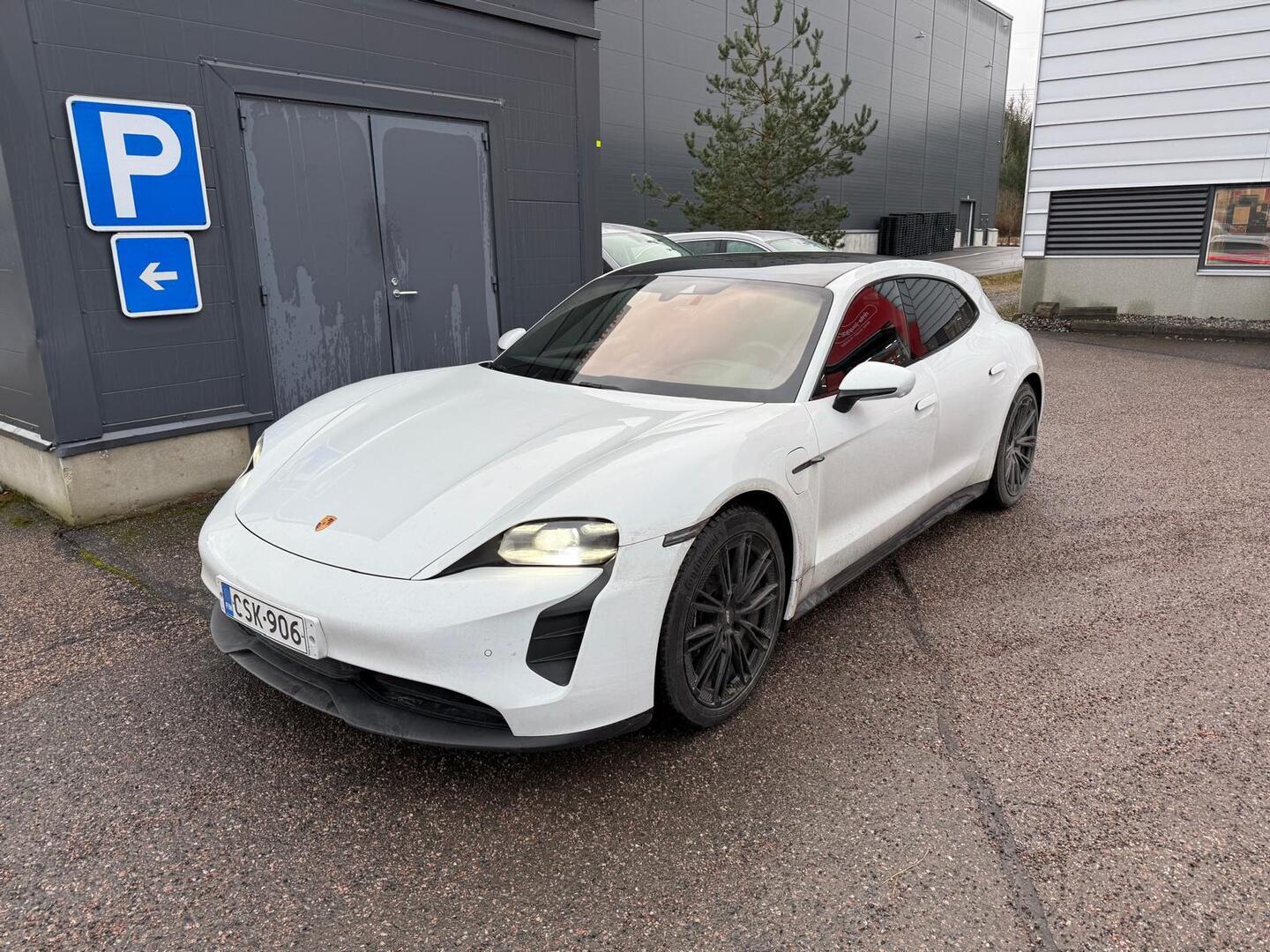PORSCHE Taycan 2023