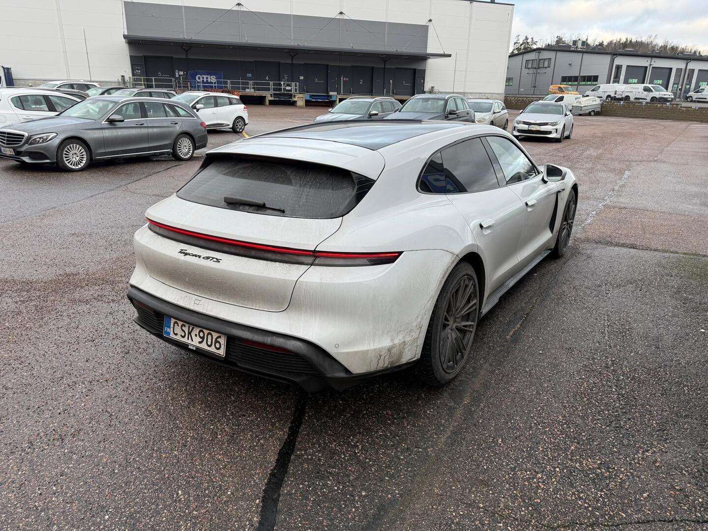 PORSCHE Taycan 2023