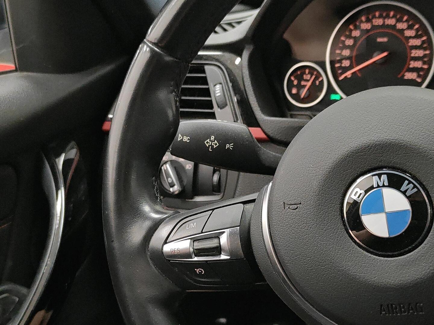 BMW 320 2015