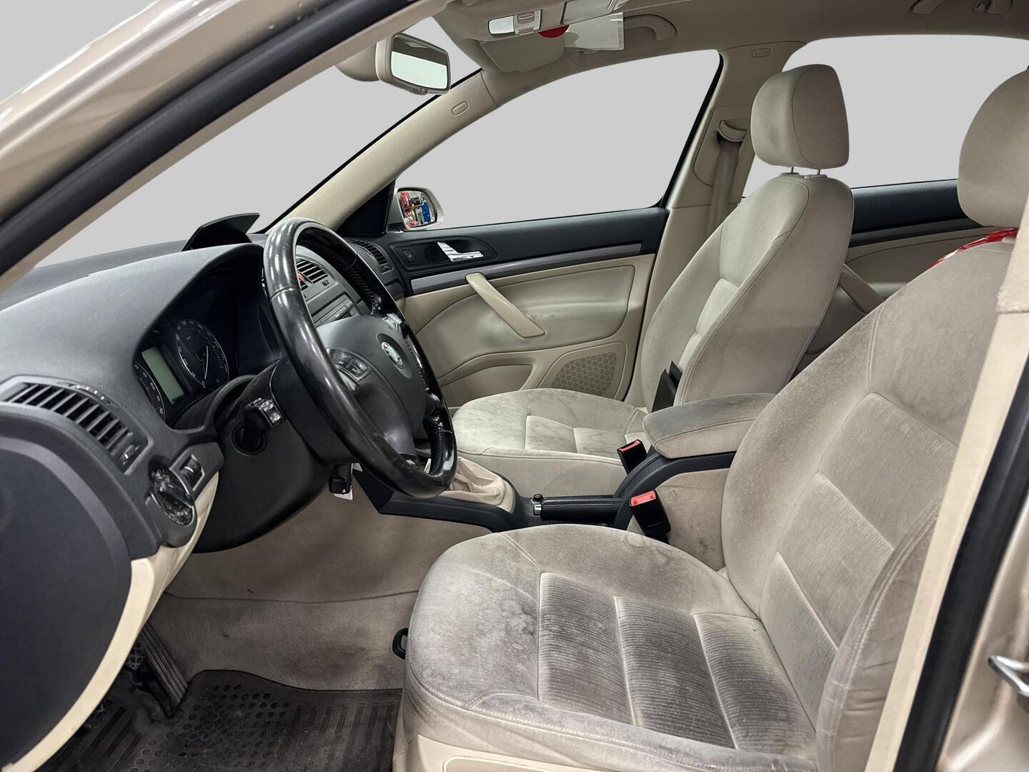 SKODA Octavia 2005