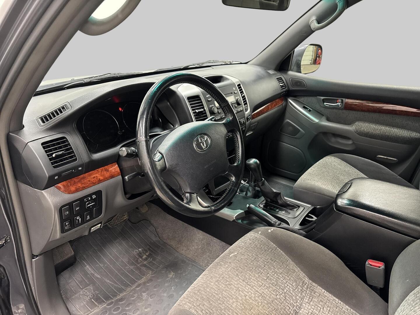 TOYOTA Land Cruiser 2005