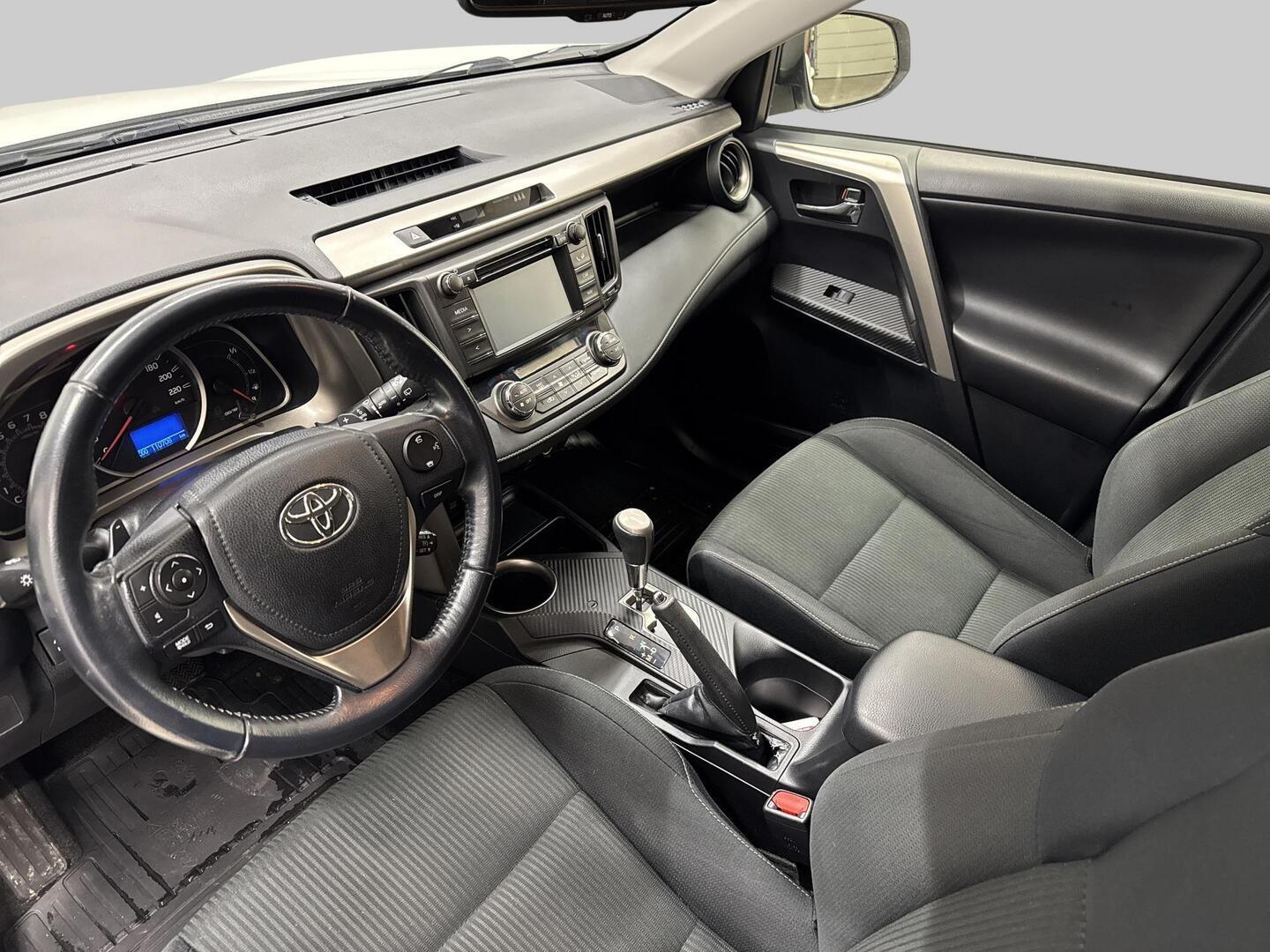 TOYOTA RAV4 2015