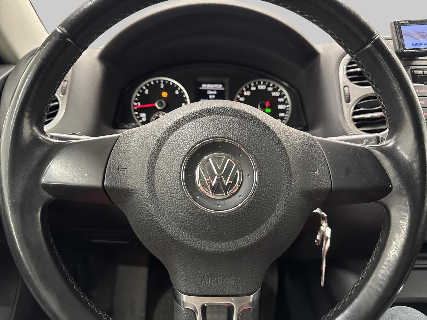 VOLKSWAGEN Tiguan 2011