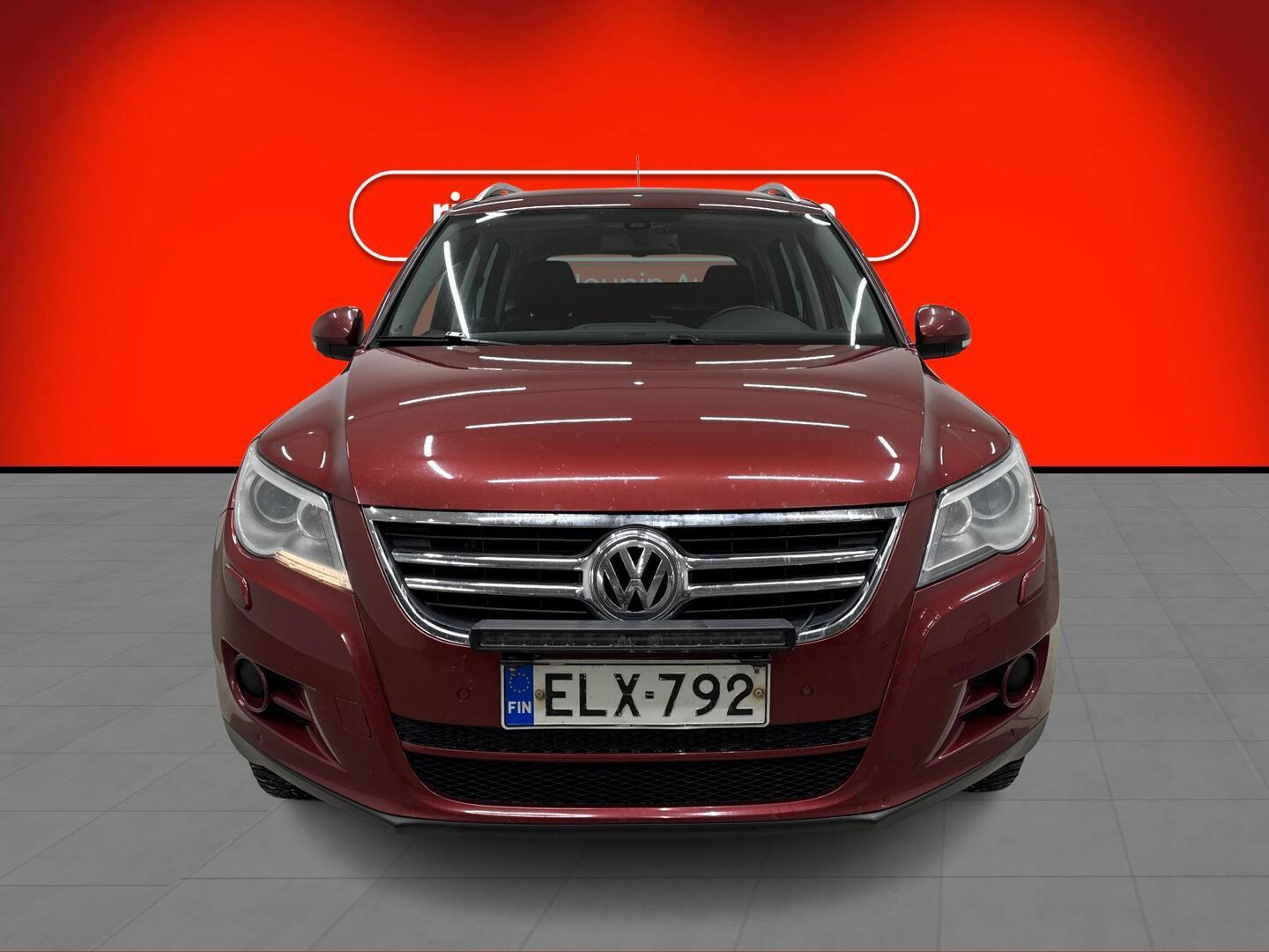 VOLKSWAGEN Tiguan 2011