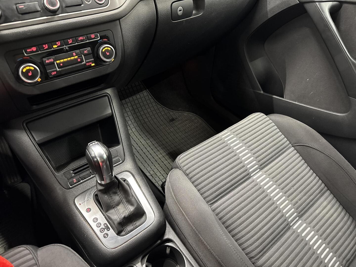 VOLKSWAGEN Tiguan 2011